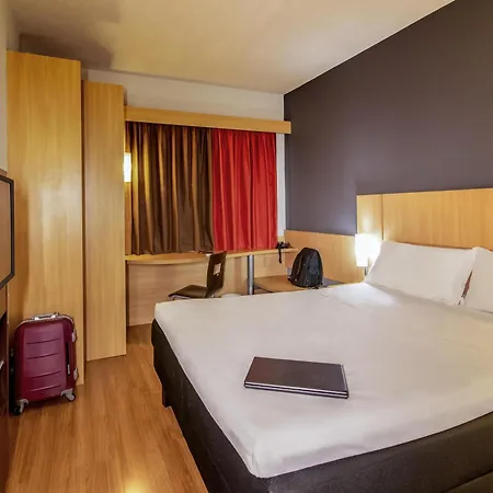 Ibis Petrolina-2